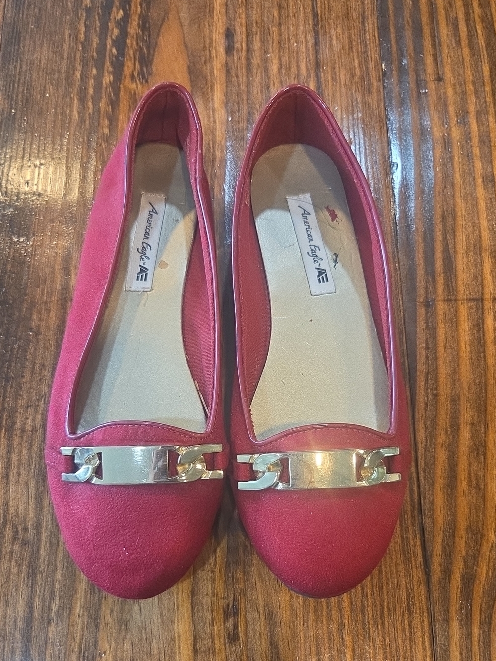 American Eagle Outfitters Red Flats with Gold Chain Accent